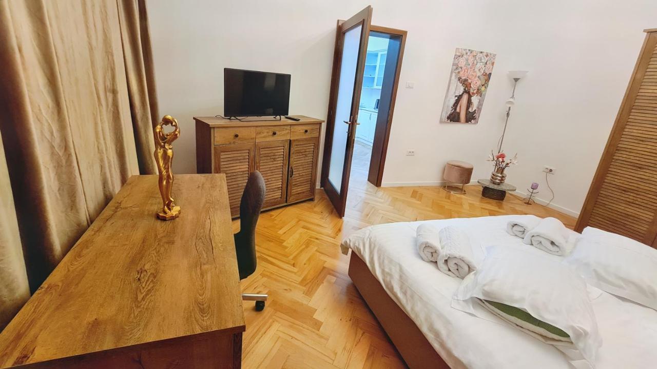 Spacious 5* Luxury In Historic Center Free Parking Cluj-Napoca Exterior photo