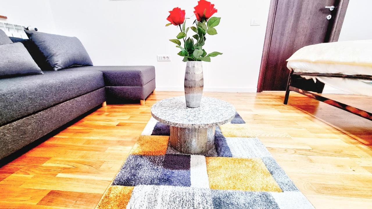 Spacious 5* Luxury In Historic Center Free Parking Cluj-Napoca Exterior photo